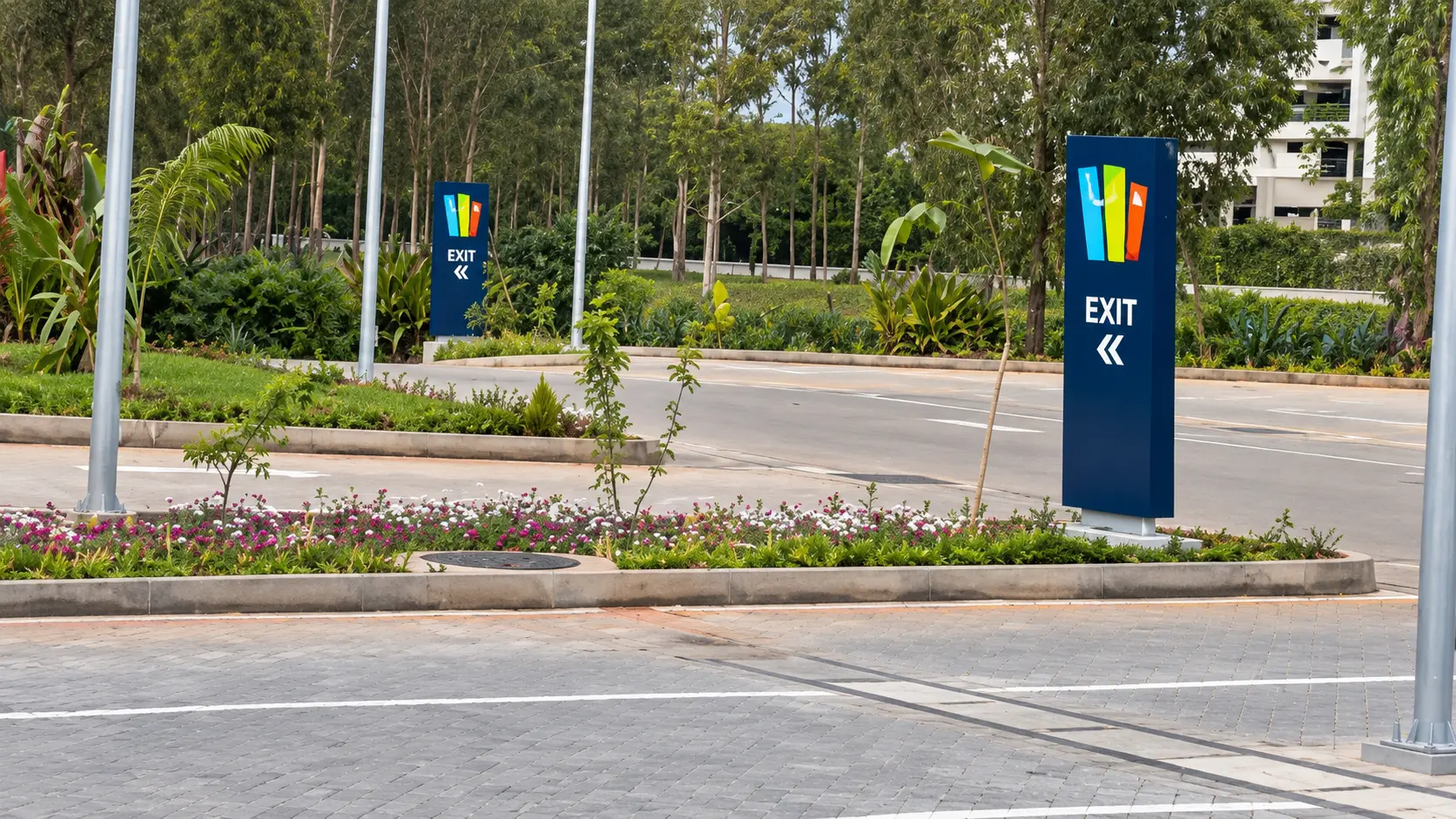 MyTown Mall exit pylon